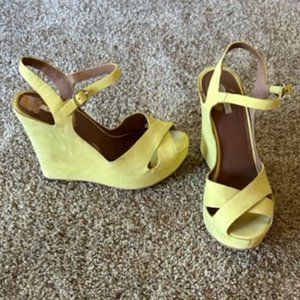 Matiko Yellow Sandals Womens Size 7.5